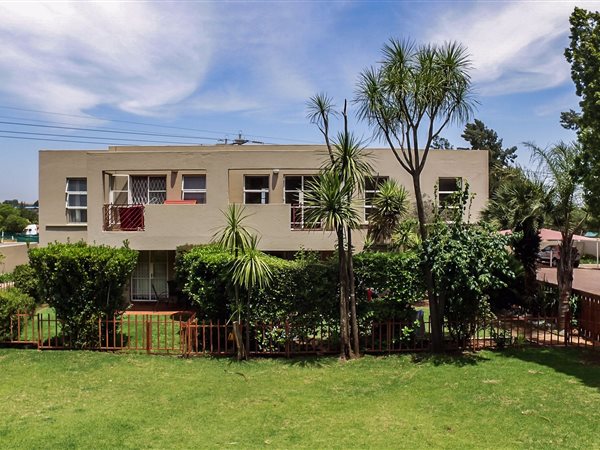 To Let 3 Bedroom Property for Rent in Brackendowns Gauteng