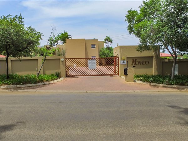 To Let 3 Bedroom Property for Rent in Brackendowns Gauteng