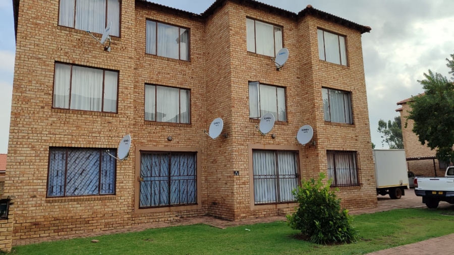 To Let 2 Bedroom Property for Rent in Greenhills Ext 3 Gauteng