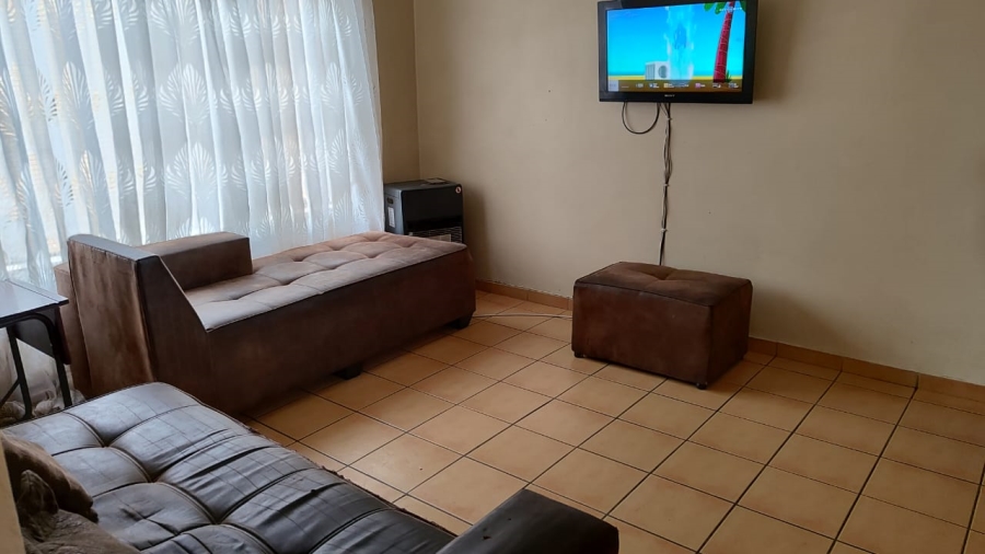 To Let 2 Bedroom Property for Rent in Greenhills Ext 3 Gauteng