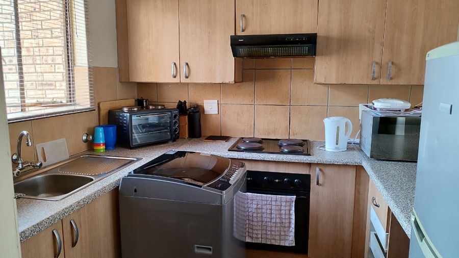 To Let 2 Bedroom Property for Rent in Greenhills Ext 3 Gauteng