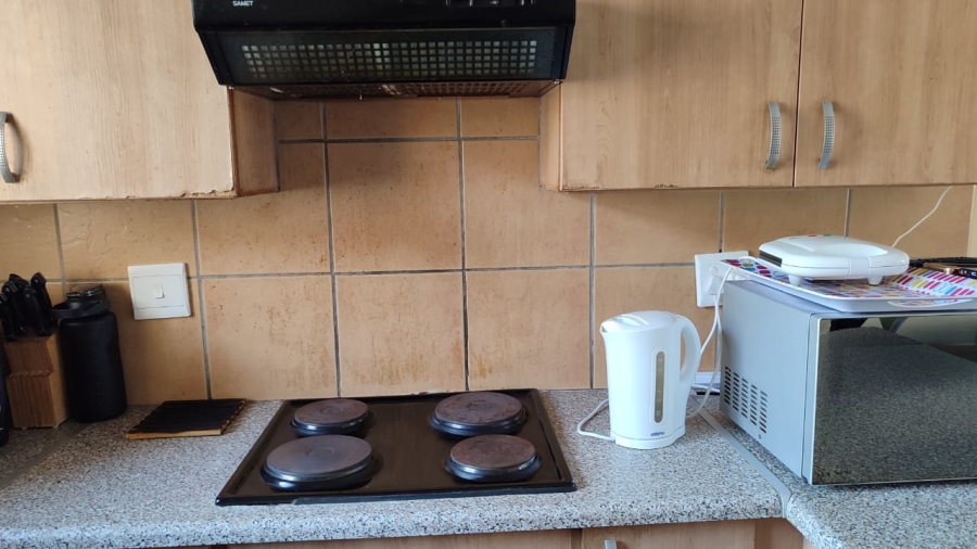 To Let 2 Bedroom Property for Rent in Greenhills Ext 3 Gauteng
