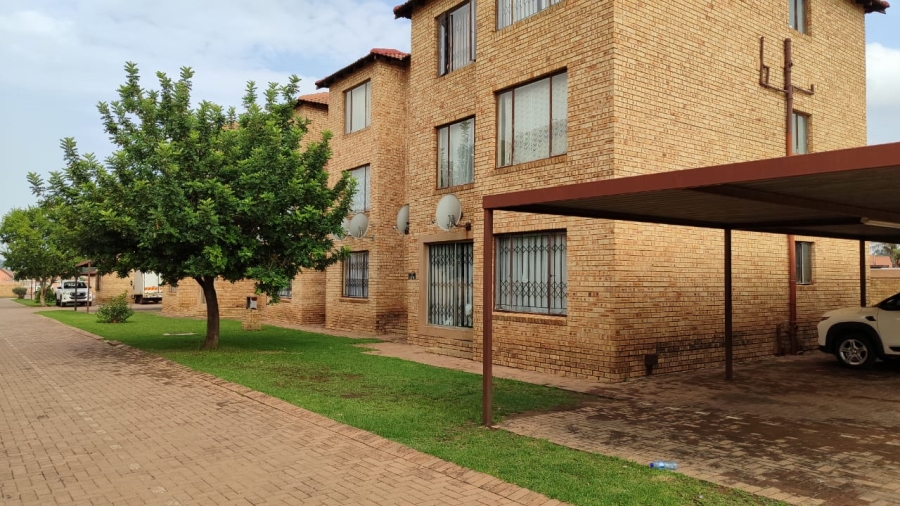 To Let 2 Bedroom Property for Rent in Greenhills Ext 3 Gauteng