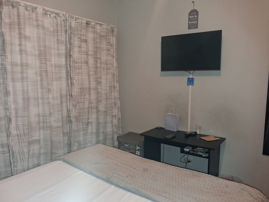 2 Bedroom Property for Sale in Honeydew Grove Gauteng
