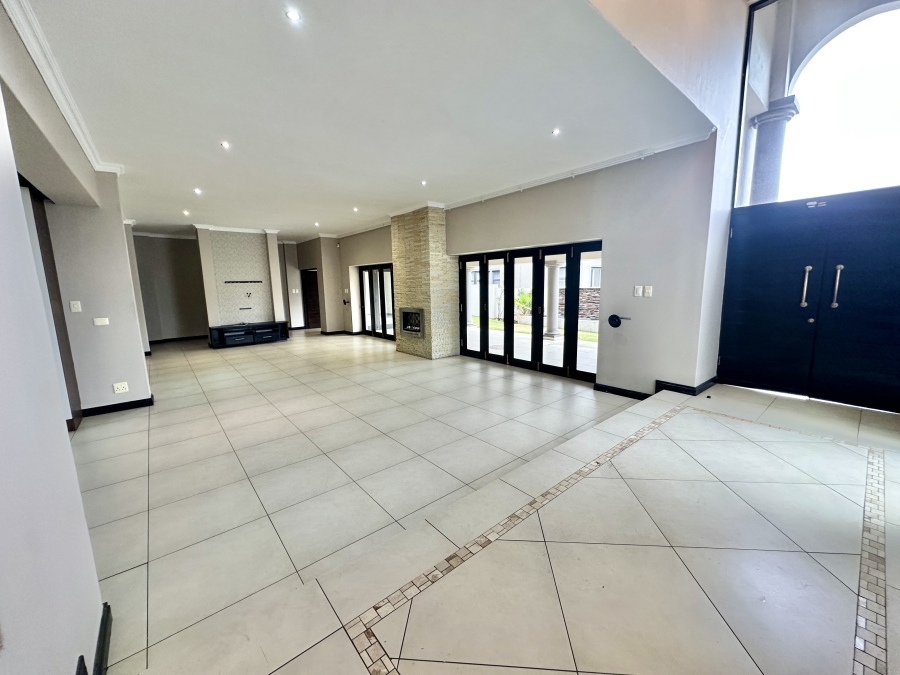 To Let 5 Bedroom Property for Rent in Blue Valley Golf Estate Gauteng