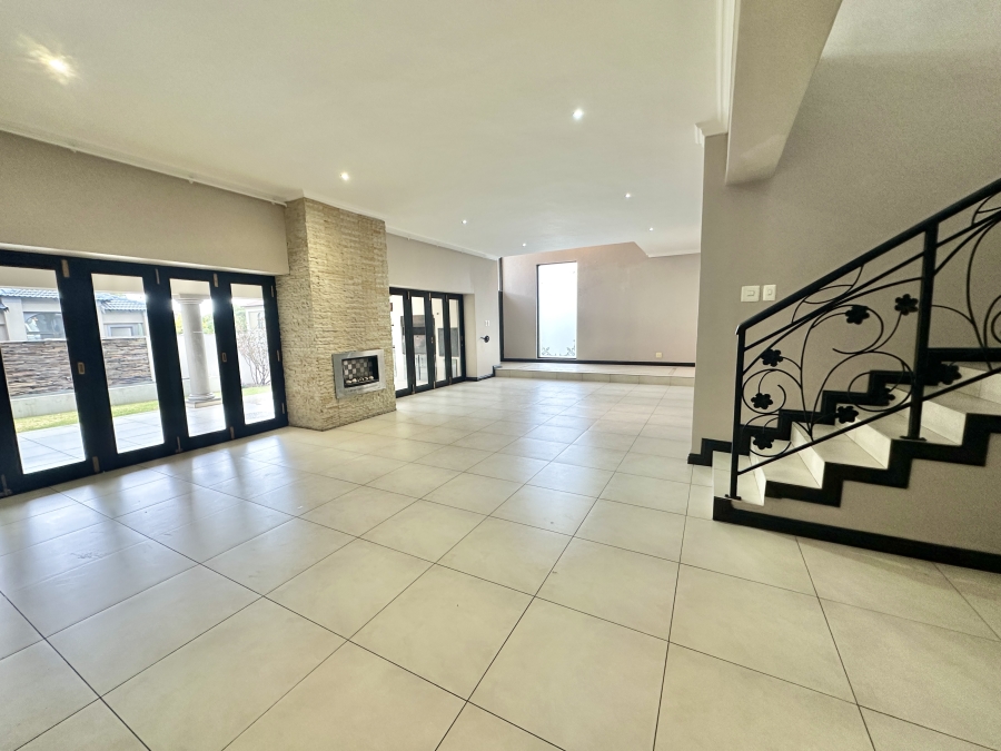 To Let 5 Bedroom Property for Rent in Blue Valley Golf Estate Gauteng