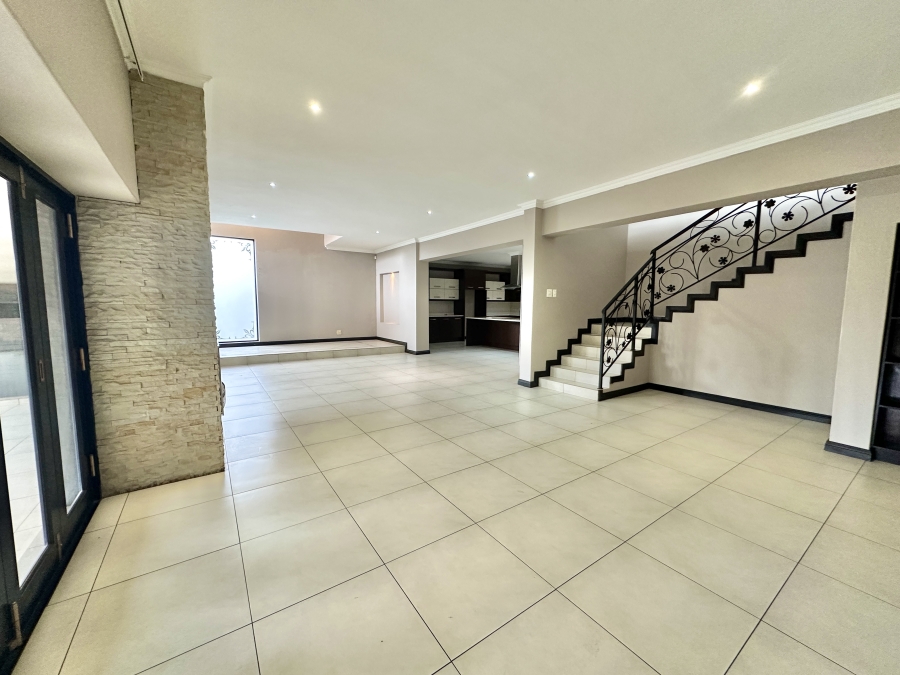 To Let 5 Bedroom Property for Rent in Blue Valley Golf Estate Gauteng