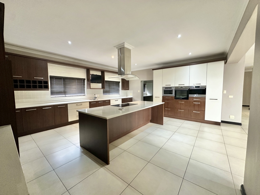 To Let 5 Bedroom Property for Rent in Blue Valley Golf Estate Gauteng