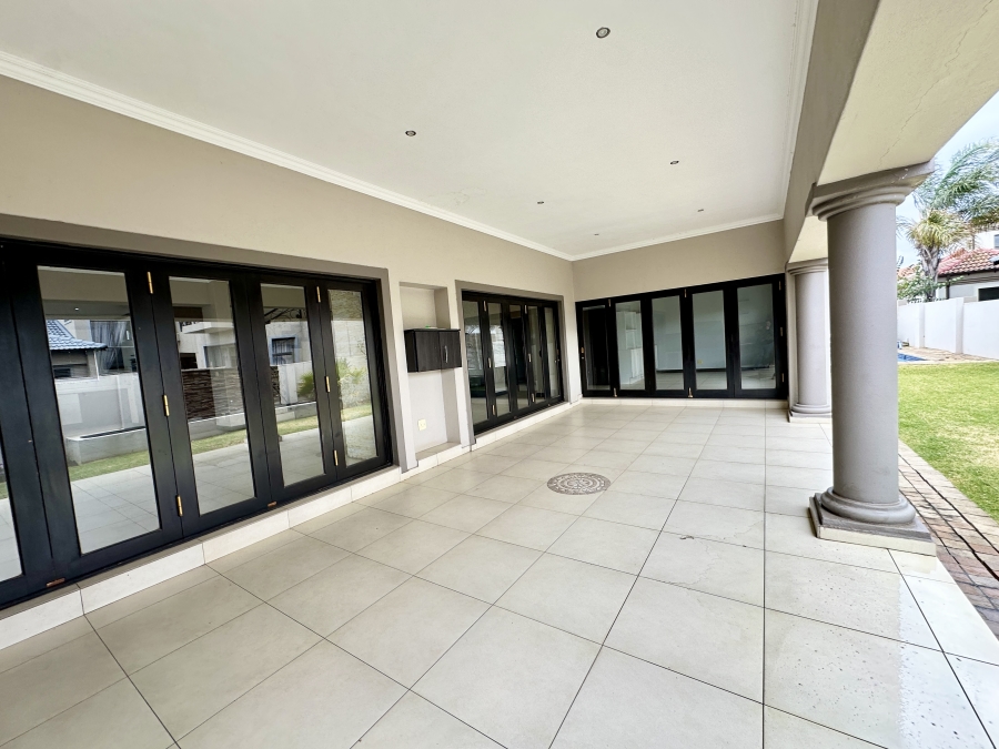 To Let 5 Bedroom Property for Rent in Blue Valley Golf Estate Gauteng