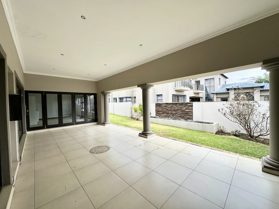 To Let 5 Bedroom Property for Rent in Blue Valley Golf Estate Gauteng