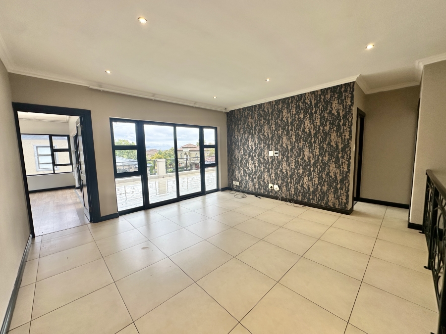 To Let 5 Bedroom Property for Rent in Blue Valley Golf Estate Gauteng