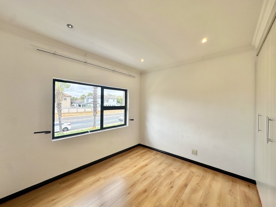 To Let 5 Bedroom Property for Rent in Blue Valley Golf Estate Gauteng