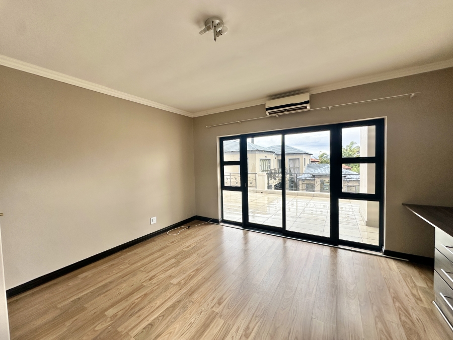 To Let 5 Bedroom Property for Rent in Blue Valley Golf Estate Gauteng