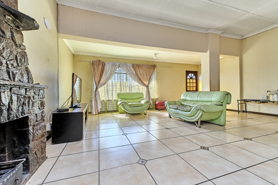 3 Bedroom Property for Sale in Lindhaven Gauteng