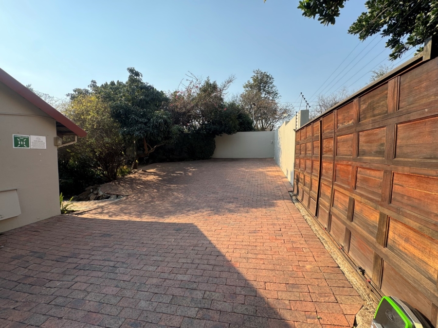 To Let 4 Bedroom Property for Rent in Parkmore Gauteng