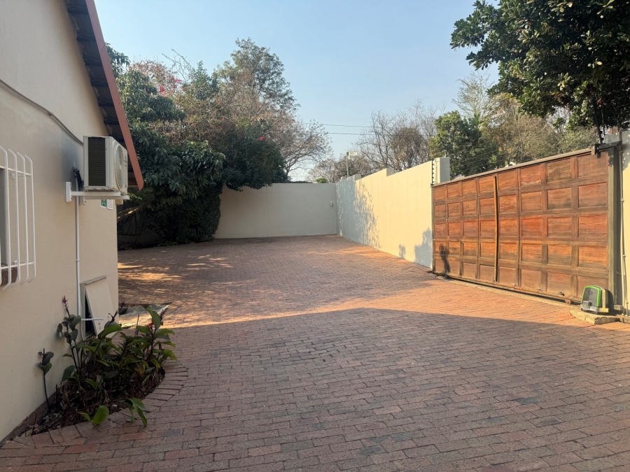 To Let 4 Bedroom Property for Rent in Parkmore Gauteng