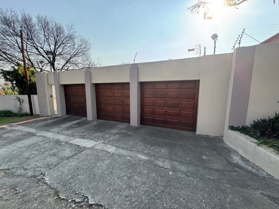 To Let 4 Bedroom Property for Rent in Parkmore Gauteng