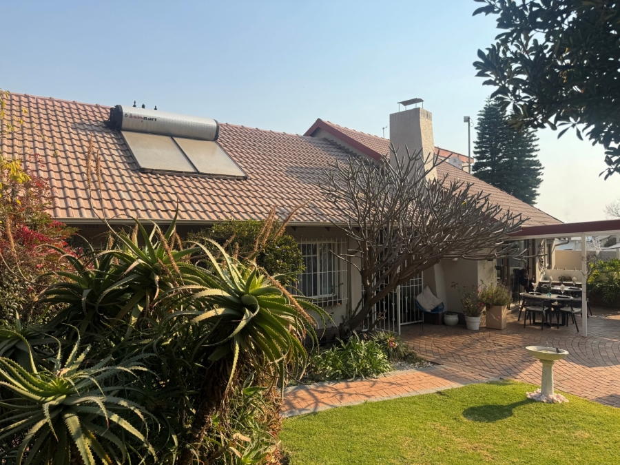 To Let 4 Bedroom Property for Rent in Parkmore Gauteng