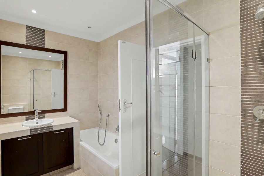 To Let 5 Bedroom Property for Rent in Bryanston Gauteng