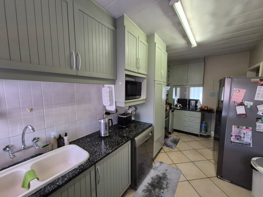 To Let 3 Bedroom Property for Rent in Faerie Glen Gauteng