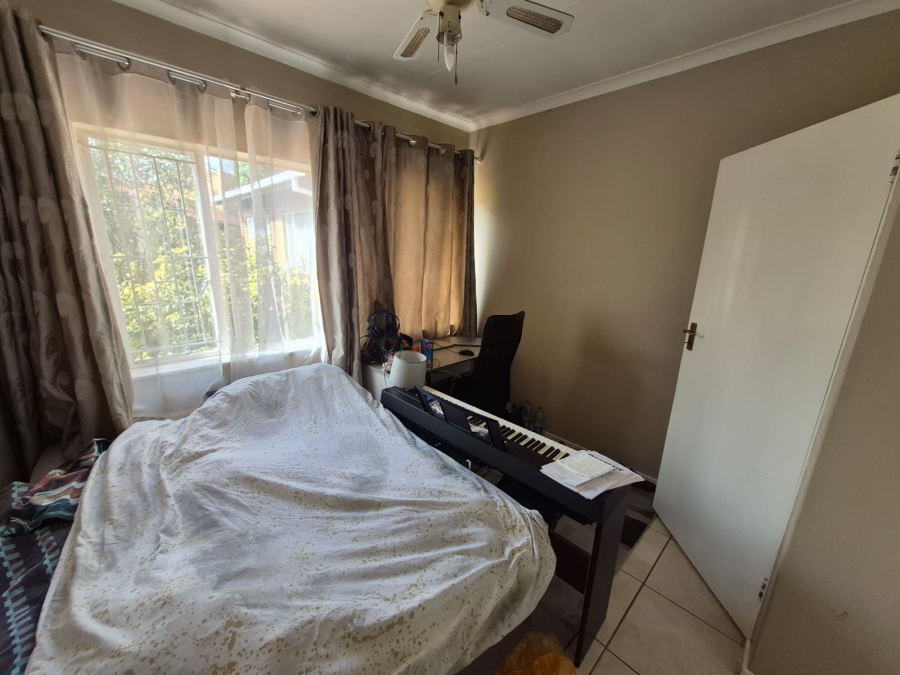 To Let 3 Bedroom Property for Rent in Faerie Glen Gauteng