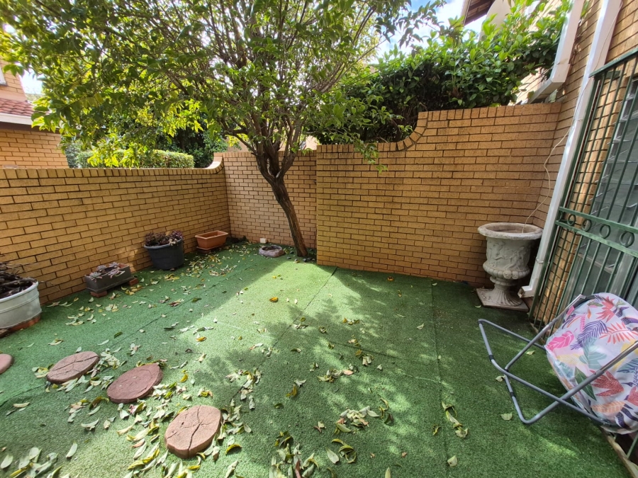 To Let 3 Bedroom Property for Rent in Faerie Glen Gauteng