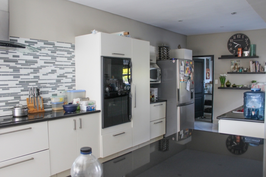 9 Bedroom Property for Sale in Waterkloof Glen Gauteng