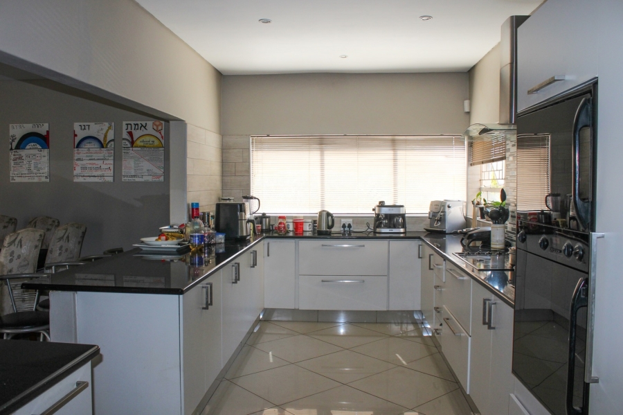 9 Bedroom Property for Sale in Waterkloof Glen Gauteng