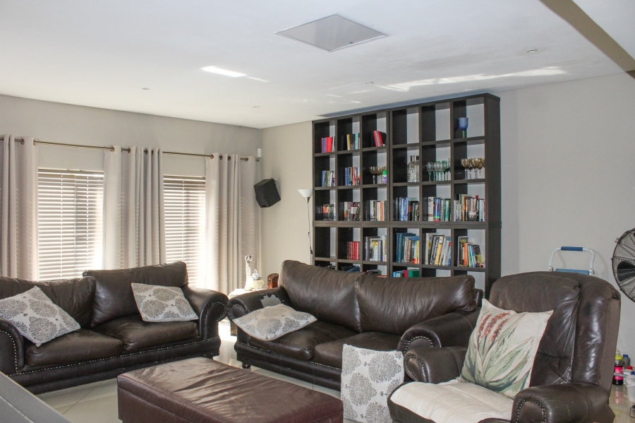 9 Bedroom Property for Sale in Waterkloof Glen Gauteng