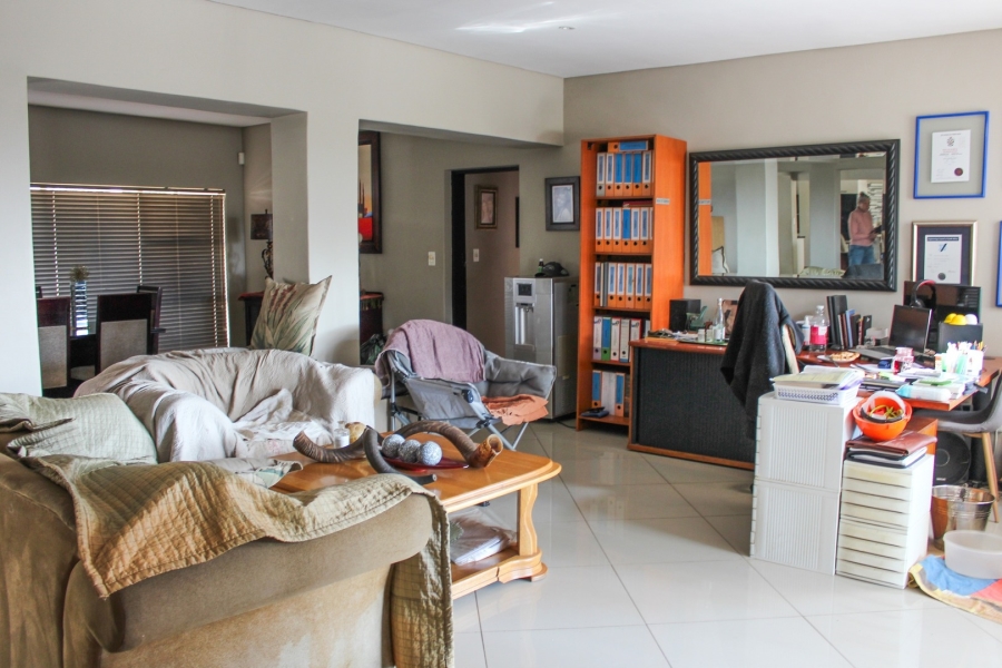 9 Bedroom Property for Sale in Waterkloof Glen Gauteng