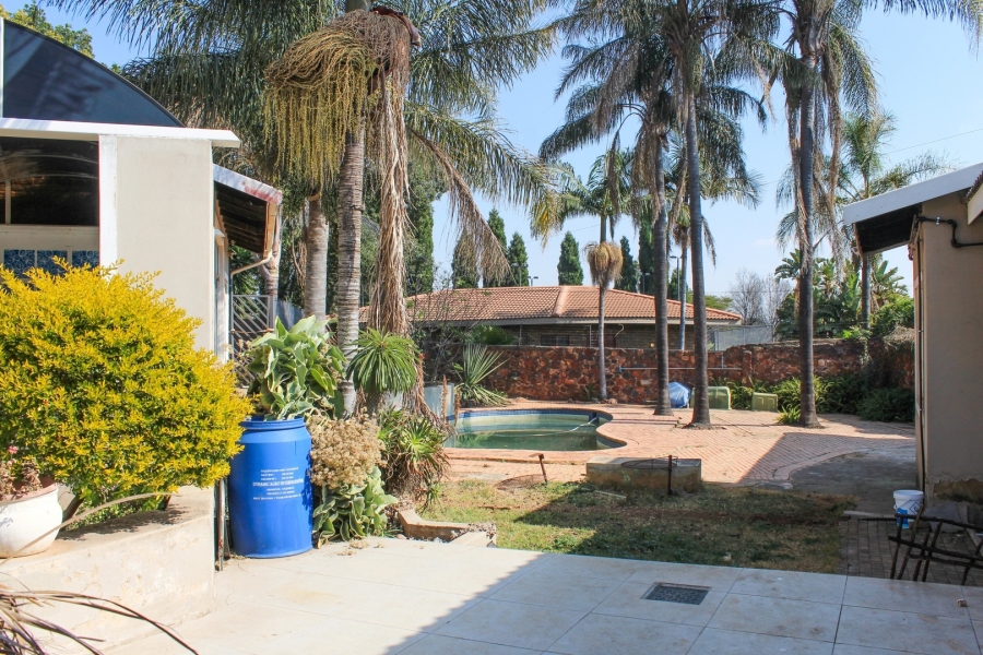 9 Bedroom Property for Sale in Waterkloof Glen Gauteng