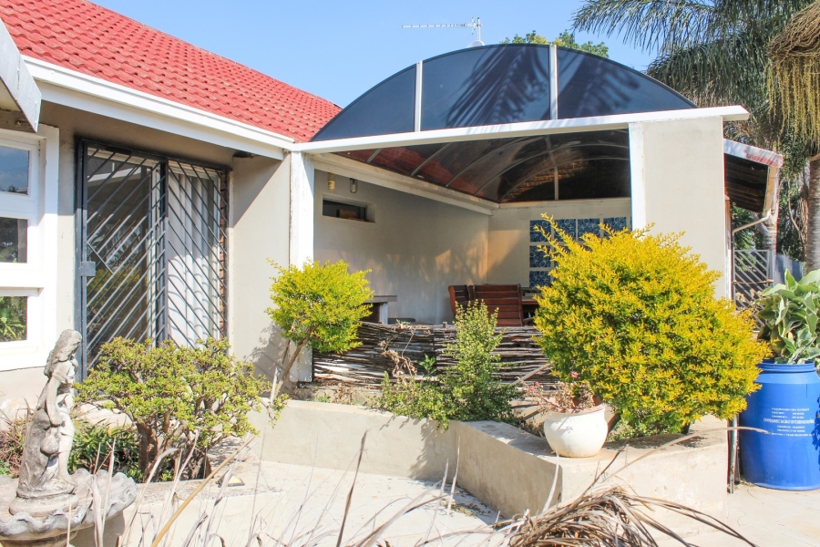 9 Bedroom Property for Sale in Waterkloof Glen Gauteng