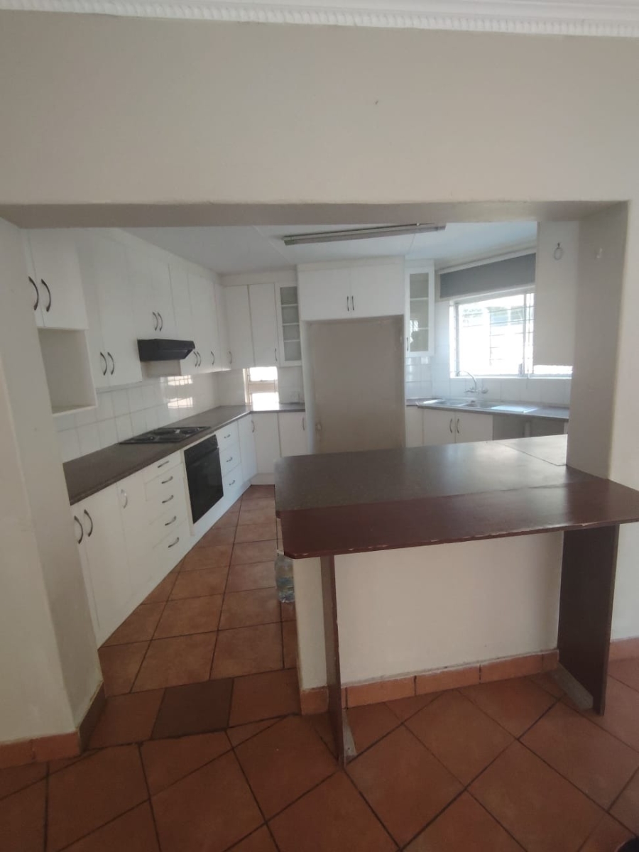 9 Bedroom Property for Sale in Waterkloof Glen Gauteng