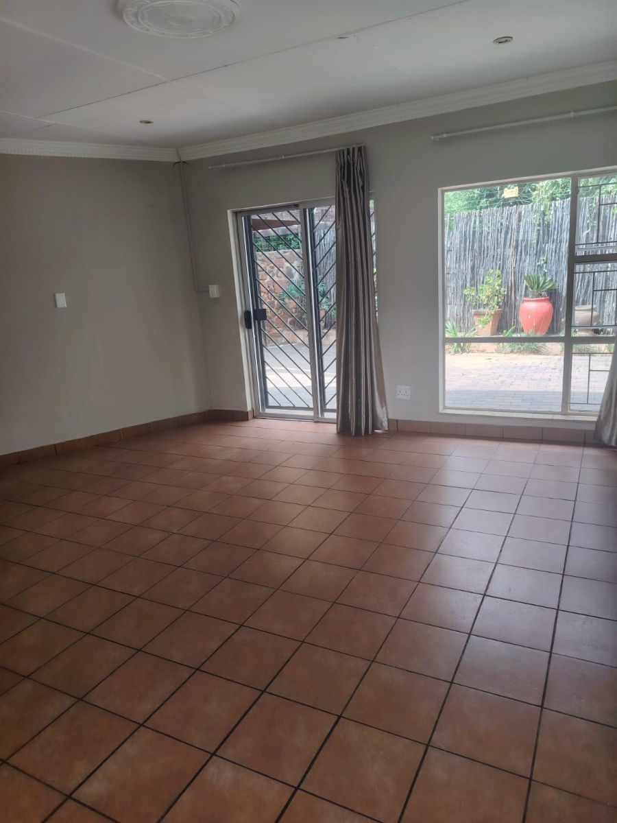 9 Bedroom Property for Sale in Waterkloof Glen Gauteng