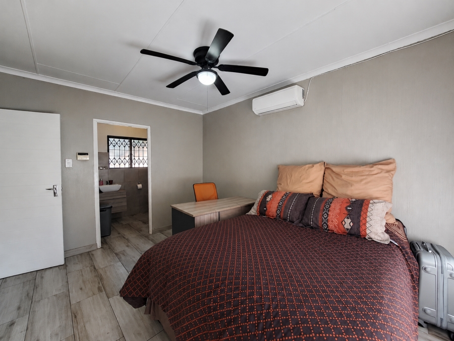 3 Bedroom Property for Sale in Die Hoewes Gauteng