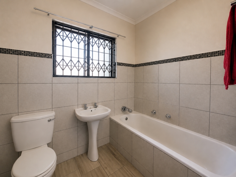 3 Bedroom Property for Sale in Die Hoewes Gauteng