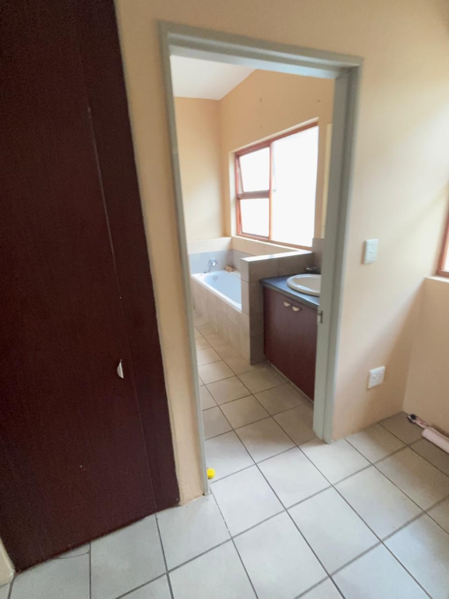 3 Bedroom Property for Sale in Carlswald Gauteng