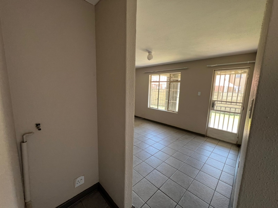 To Let 2 Bedroom Property for Rent in Meyersdal Gauteng