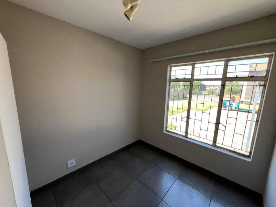 To Let 2 Bedroom Property for Rent in Meyersdal Gauteng