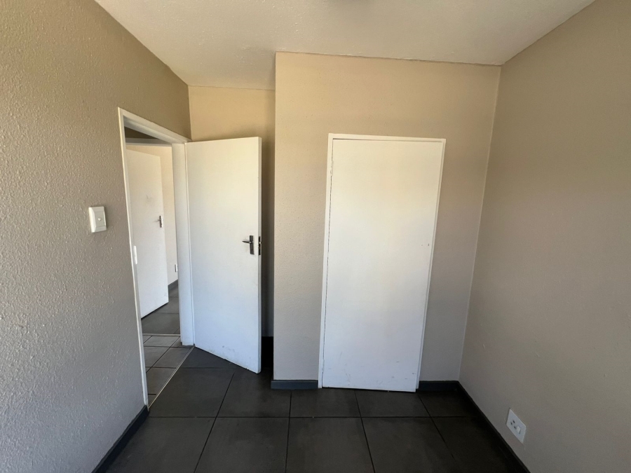To Let 2 Bedroom Property for Rent in Meyersdal Gauteng