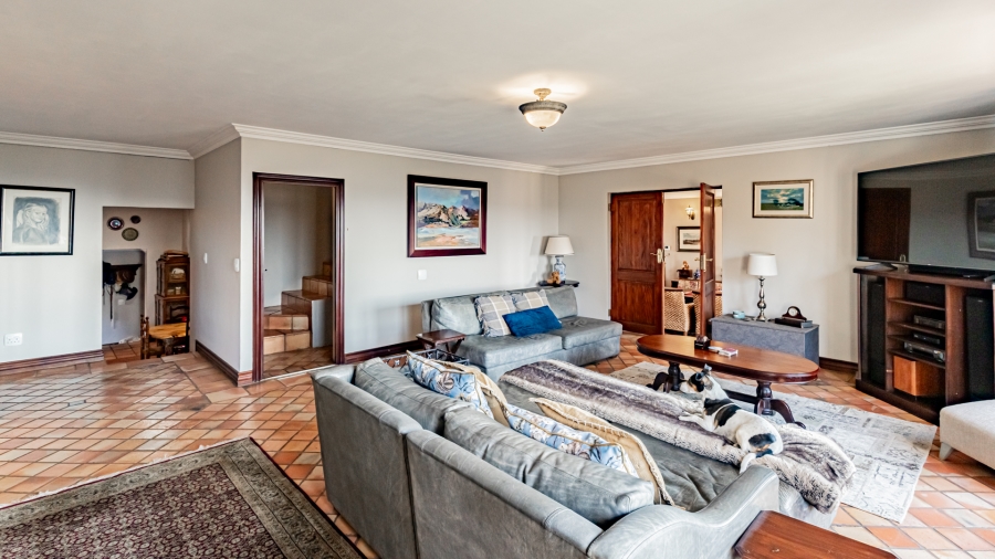 7 Bedroom Property for Sale in Waterkloof Ridge Gauteng