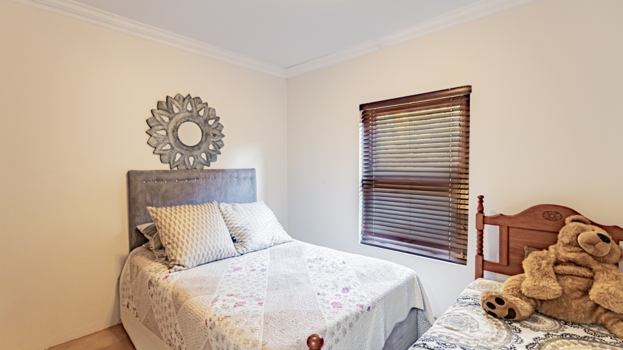 7 Bedroom Property for Sale in Waterkloof Ridge Gauteng