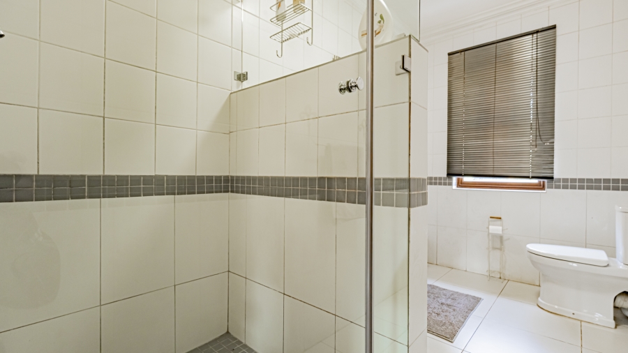 7 Bedroom Property for Sale in Waterkloof Ridge Gauteng