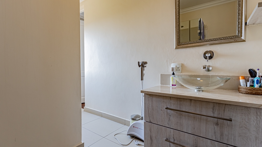 7 Bedroom Property for Sale in Waterkloof Ridge Gauteng
