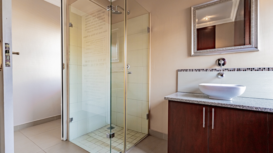 7 Bedroom Property for Sale in Waterkloof Ridge Gauteng