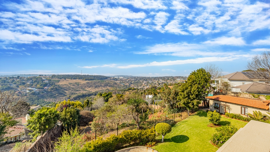 7 Bedroom Property for Sale in Waterkloof Ridge Gauteng