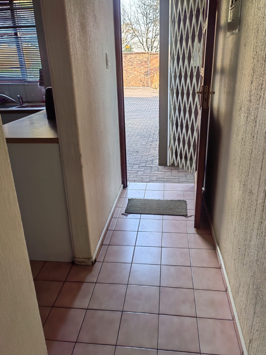 To Let 2 Bedroom Property for Rent in Sunninghill Gauteng