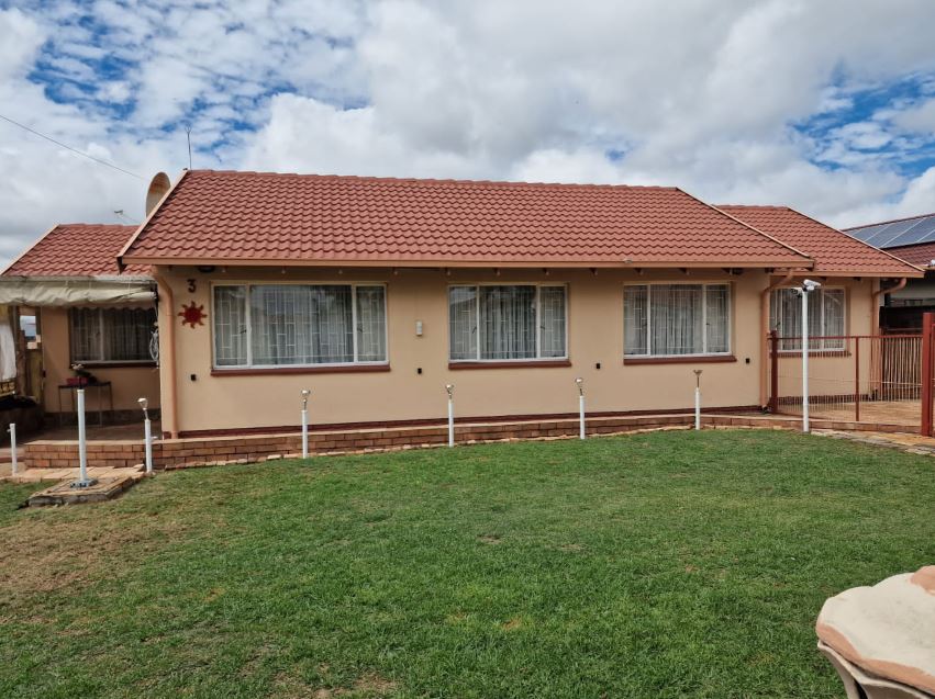 3 Bedroom Property for Sale in Finsbury Gauteng