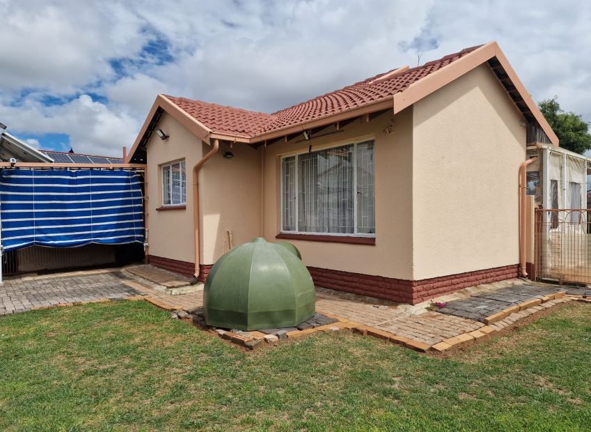 3 Bedroom Property for Sale in Finsbury Gauteng