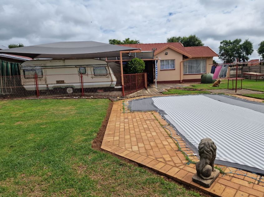 3 Bedroom Property for Sale in Finsbury Gauteng